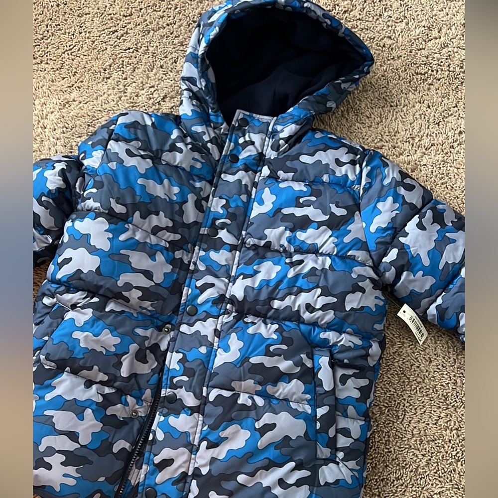 Boys heavy winter coat size 10 NWT